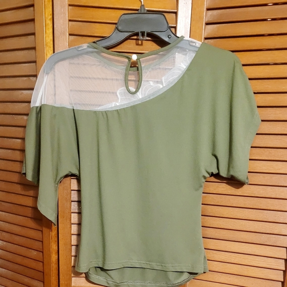 Olive Green Women's Top with Lace Appliqué - Picture 4 of 11